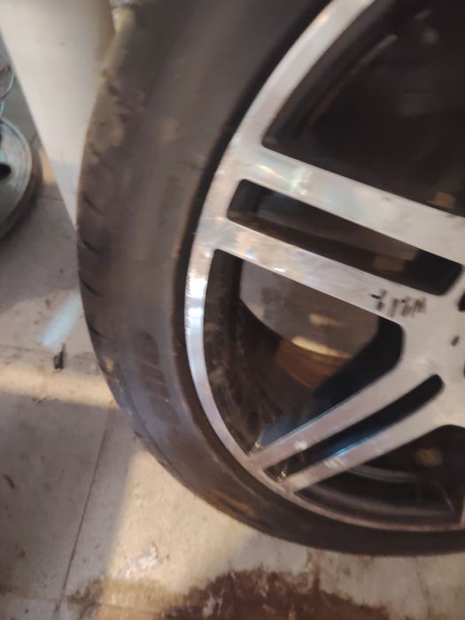 Mercedes AMG джанти и летни гуми 18 ки състояние много добро