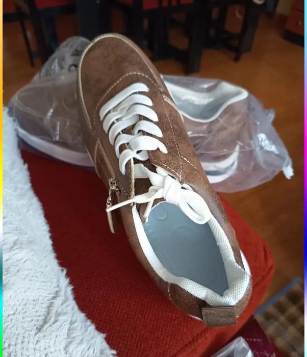 Кросовки новые продам