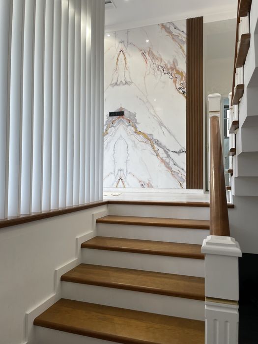 Zina_eshik_apshifka_plintus