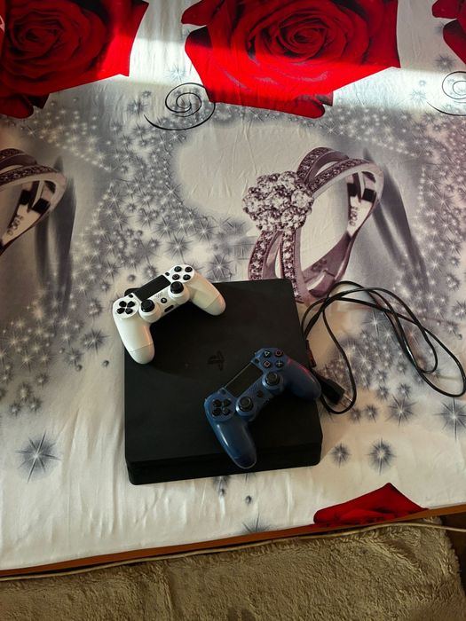 Playstation 4 slim impecabil