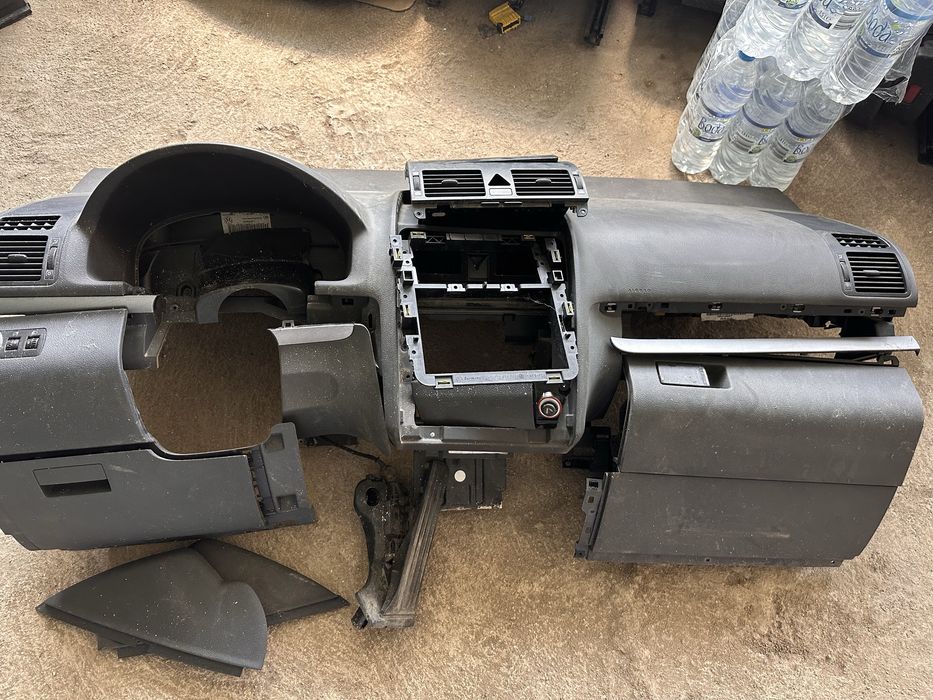 Арматурно табло от фв туран / vw touran