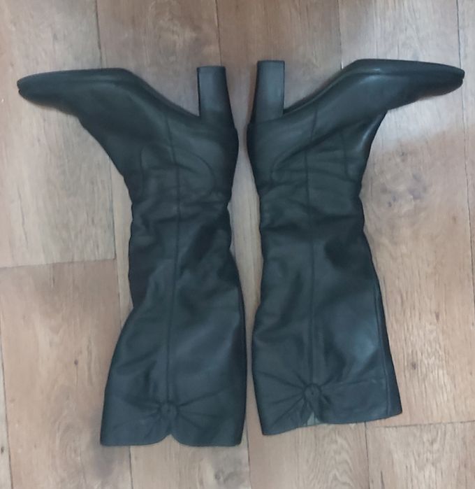 Продам женские сапоги