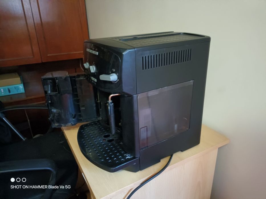 Кафе машина робот Delonghi Caffe Corso