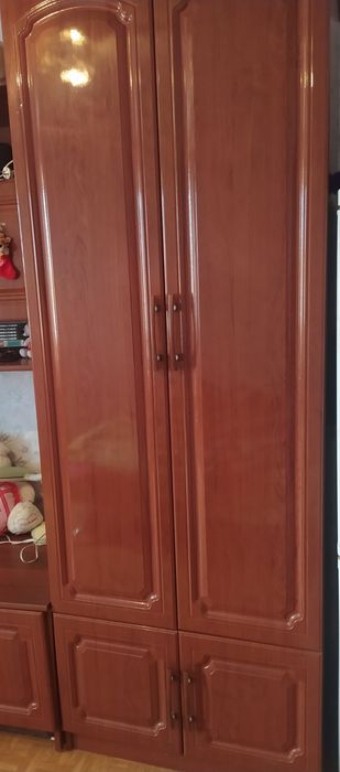 Продам шкаф платяной