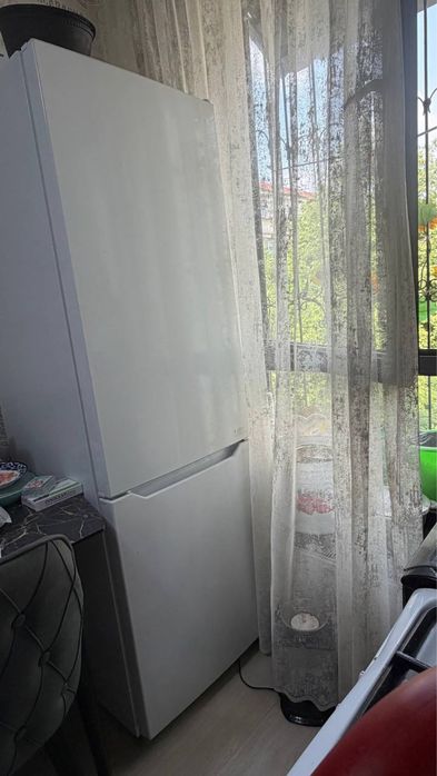 Срочно продаётся холодильник Midea  почти новый, в отличном состоянии.