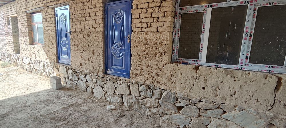 Hovli sotiladi Farxod