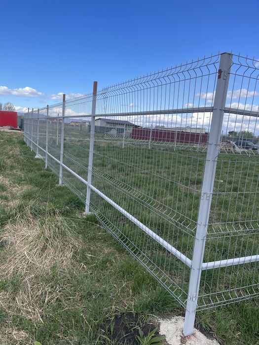 Construim garduri din plasa bordurata