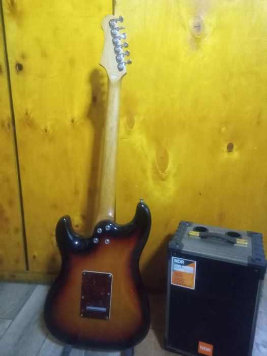 Электрогитара Jet 400