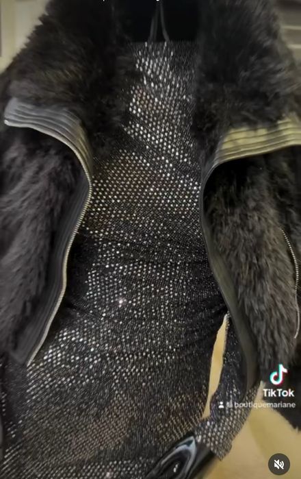 Продавам дамска блестяща рокля