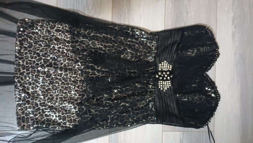 Вечернее платье с пайетками