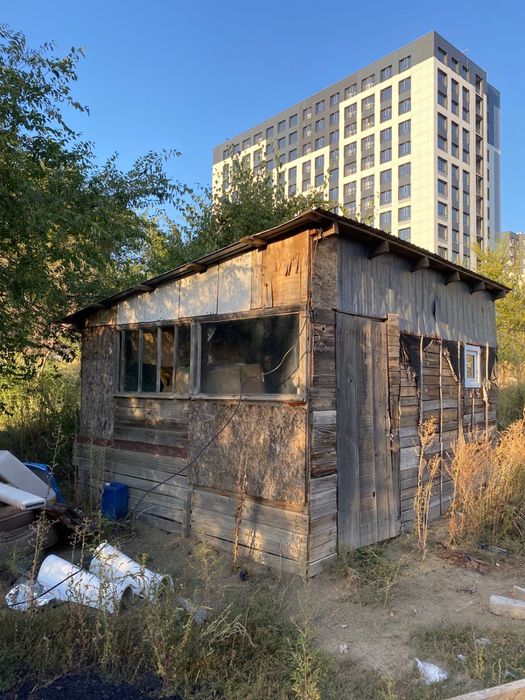 Земелный дом на строй материалы