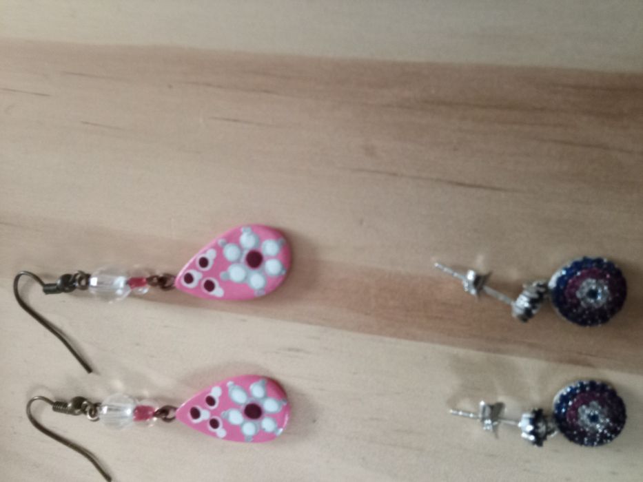 Дамски обеци, едните сребърни