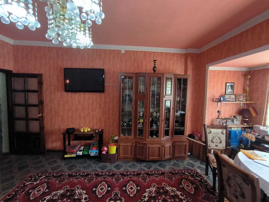 Продается на Карасу-3 3 комнатная квартира. Sotiladi 3 xonali kvartira