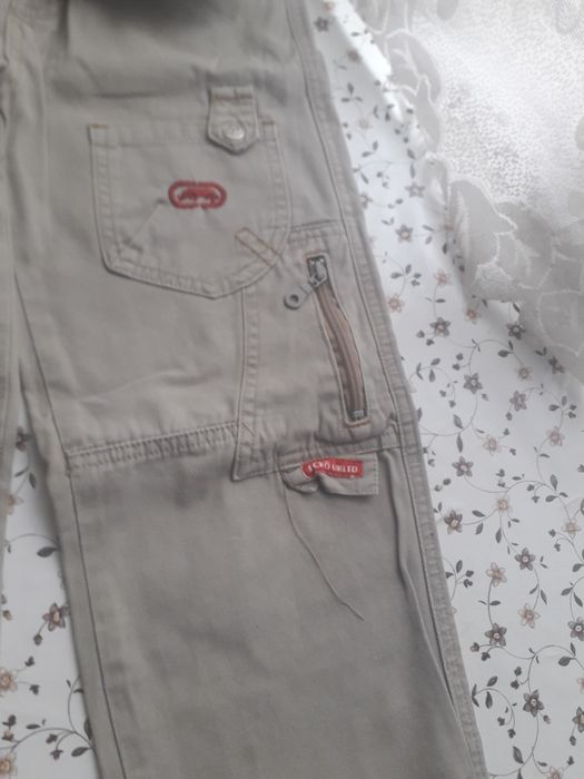 Продам джинсы на мальчика.