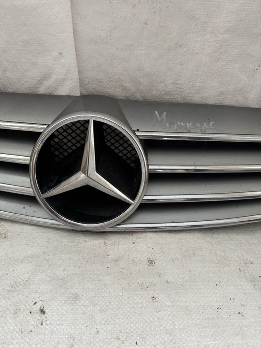 Оригинална решетка Мерцедес ЦЛК Mercedes CLK W209