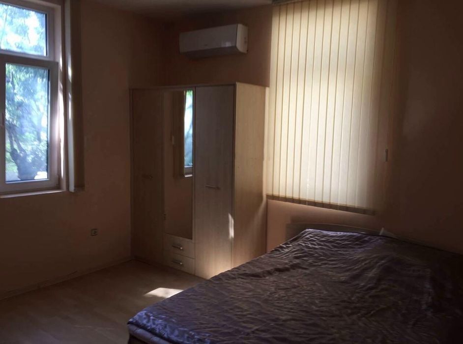 Дава се под наем Тристаен апартамент в София, Медицинска академия - 85 кв.м за 600 € - Снимка #1