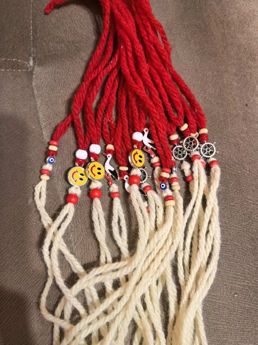 Ръчно направени мартеници