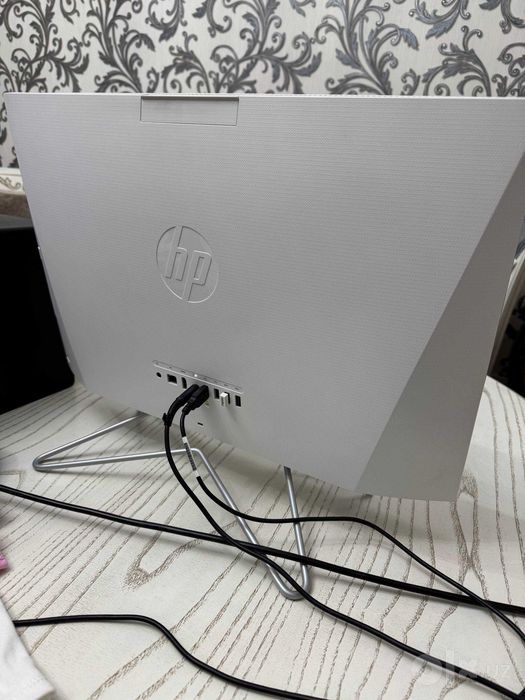 Моноблок HP 24", Core i3