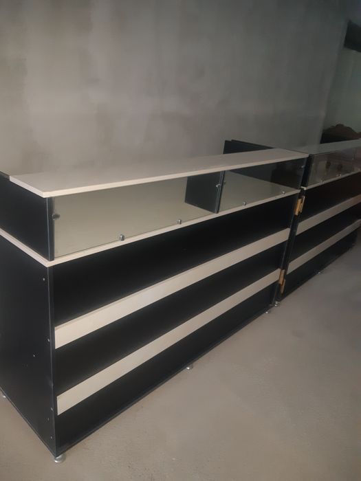 Прилавка доя магазина 2 шт.размер 110×170