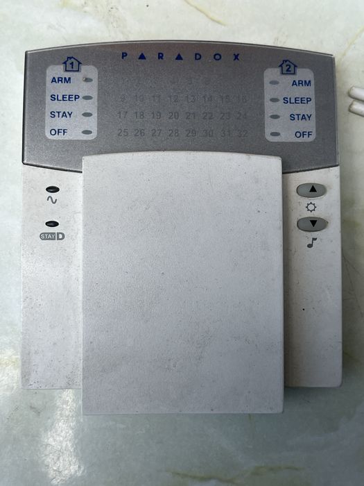 Sistem alarmă cablat Paradox + Sirenă Bentel Security (Complet)
