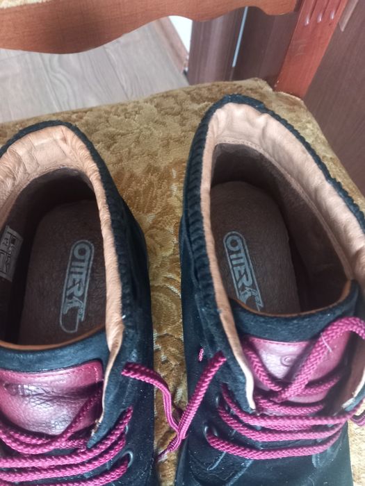 Ghete otter , piele naturală