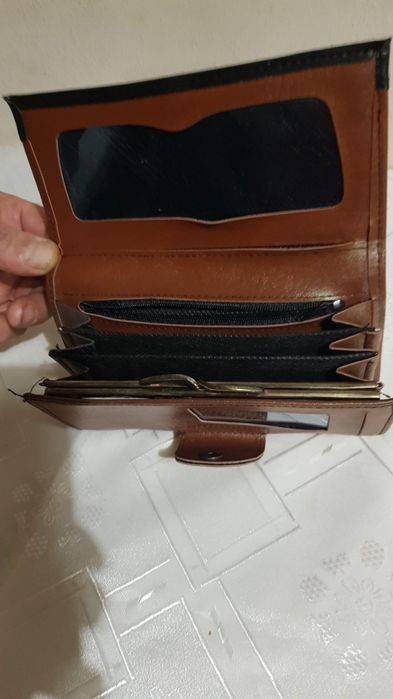 Дамски ръкавици, портфейли, гривни и др.аксесоари