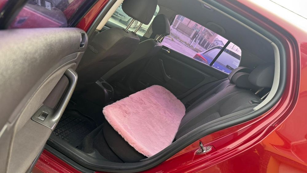 Vând Vw Golf 5 motor 1.9 TDI , 105 Cp, 
Cutie manuală 
Stare Mașini es