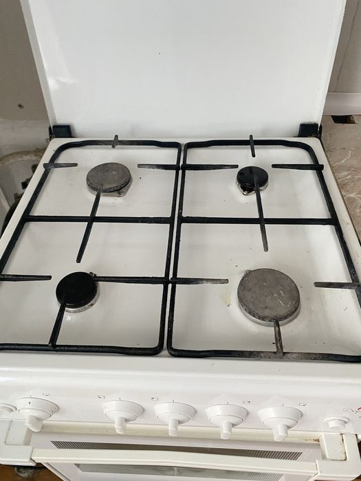 Продам газовую плиту
