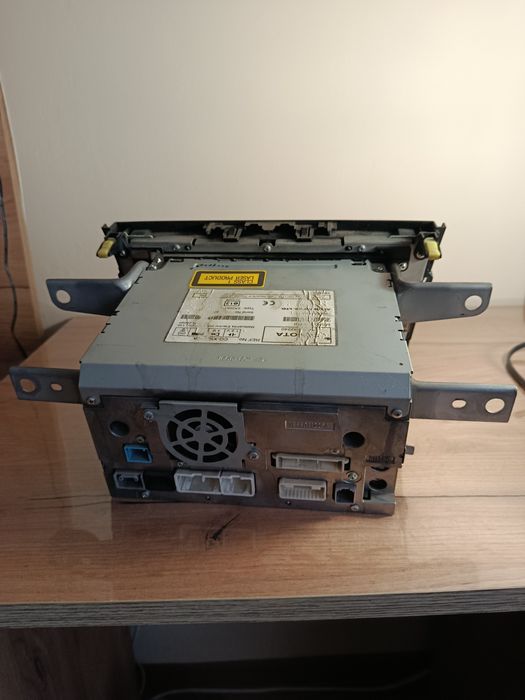 Продам автомагнитолу на RAV4