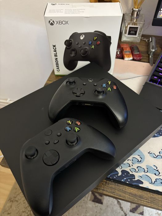 Vând Xbox One X 1tb