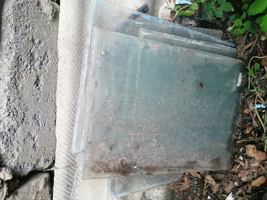 Продаю стекло разного размера