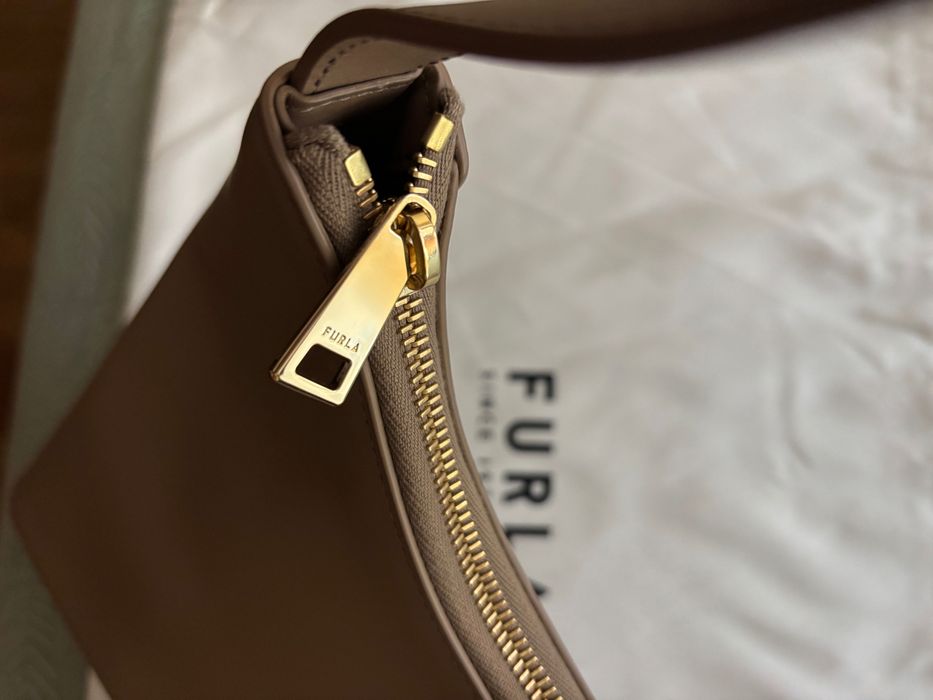 Нова дамска чанта Furla