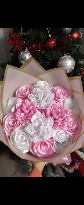 Вечни букети от сатенени рози