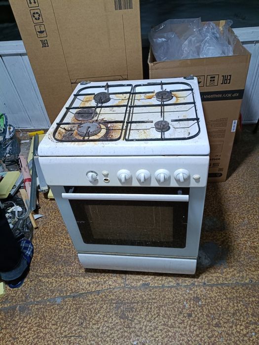Продам газ плиту