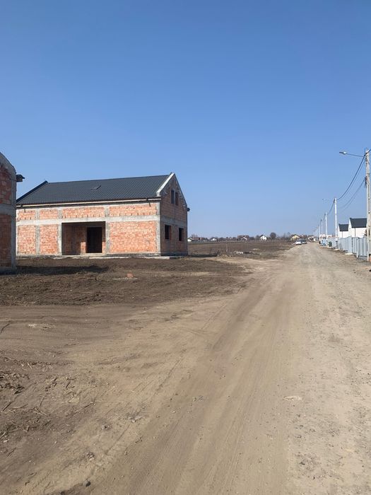 Teren intravilan aronianu