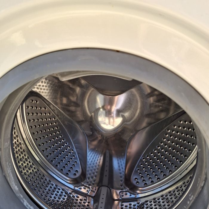 Продам машинку стиральную