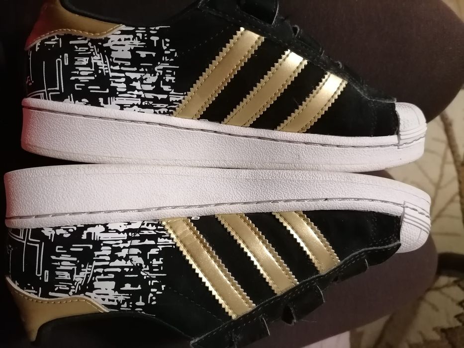 Кецове,  маратонки Adidas, star wars 33номер
