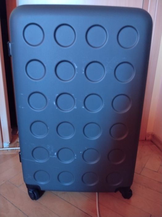 Troler mare ABS, culoare- negru stanțat cu cercuri.
