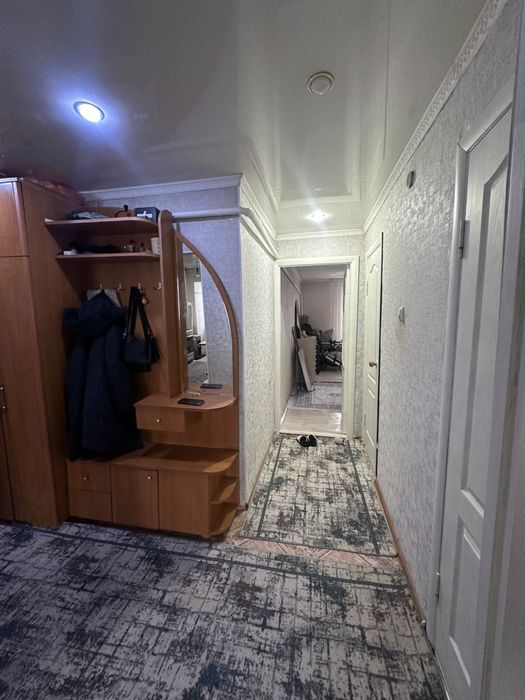 2 бөлмелі үй жақсы,жарық,жылы.