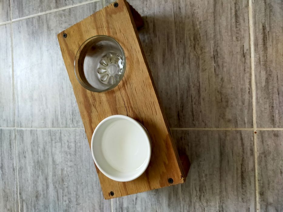 Подставка под миски для кошек и собак