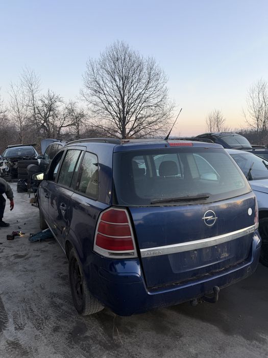 Dezmembrari/dezmembrez Opel zafira 1.9 cdti euro 4 cutie manuala