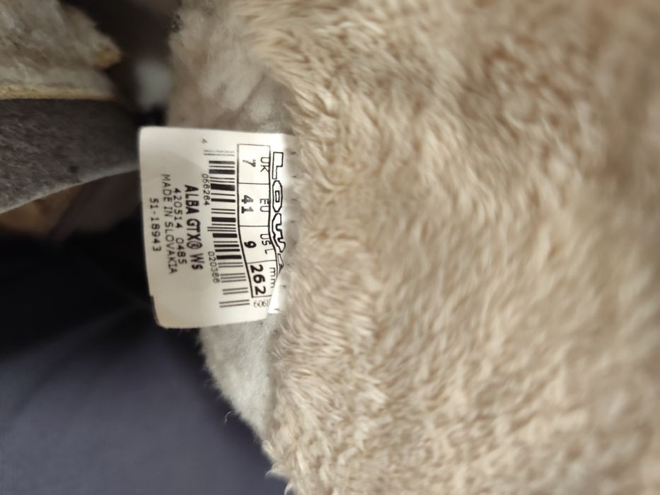 41 Lowa Alba Ghete/Bocanci trekking Goretex LO1265 - 265 lei