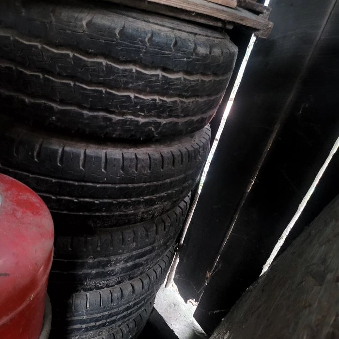 Cauciucuri 215/75/16C