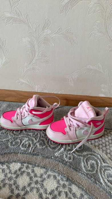 Детские кроссовки Air Jordan 1 Mid