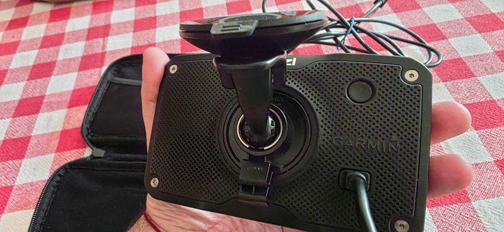 Навигация за камион Garmin Dezl 580 5 инча карти за цяла Европа и Турция пълен комплект