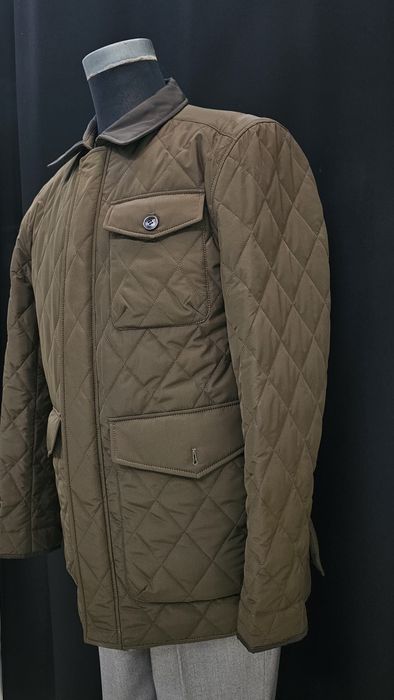 Куртки костюмы и ветровки