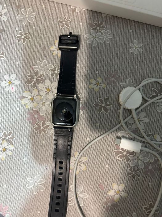 Продам apple watch se 40mm silver