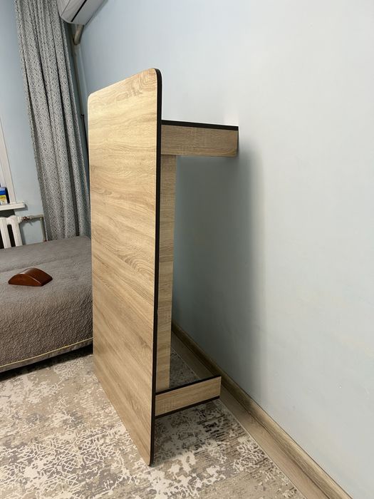 Посуда, стол, соковыжималка, блендер, мантоварка, сервиз