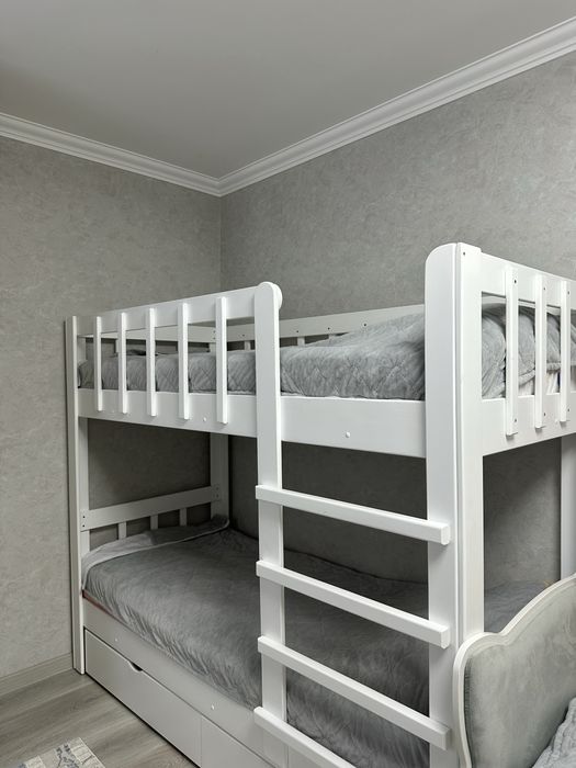 Продам двухъярусную кровать