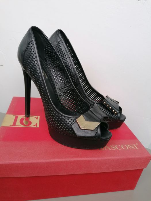 Pantofi decupați, de piele, Basconi, mărimea 39